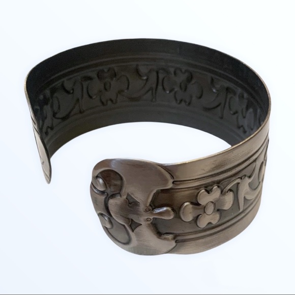 Marc Jacobs Textured Silver Floret Cuff - Picture 3 of 5